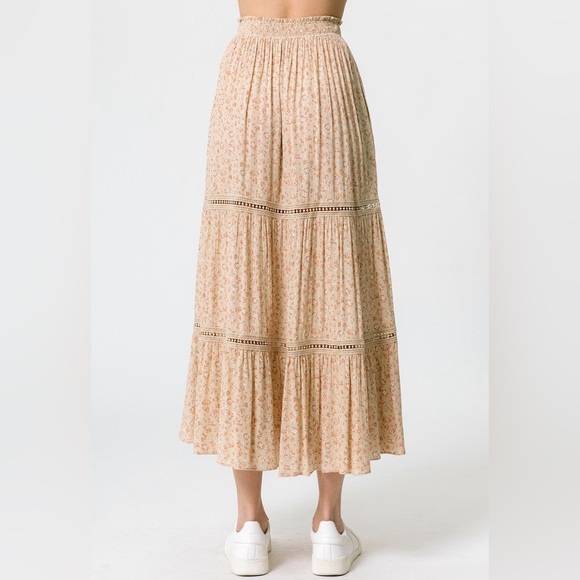 Beautiful flower gauze tiered skirt in Taupe color - Picture 4 of 4